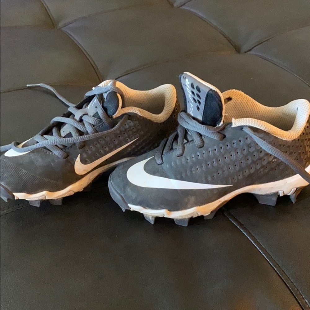 Baseball cleats - Picture 3 of 3